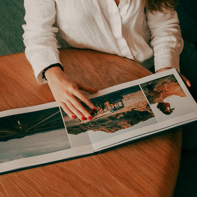 Table Book Midi